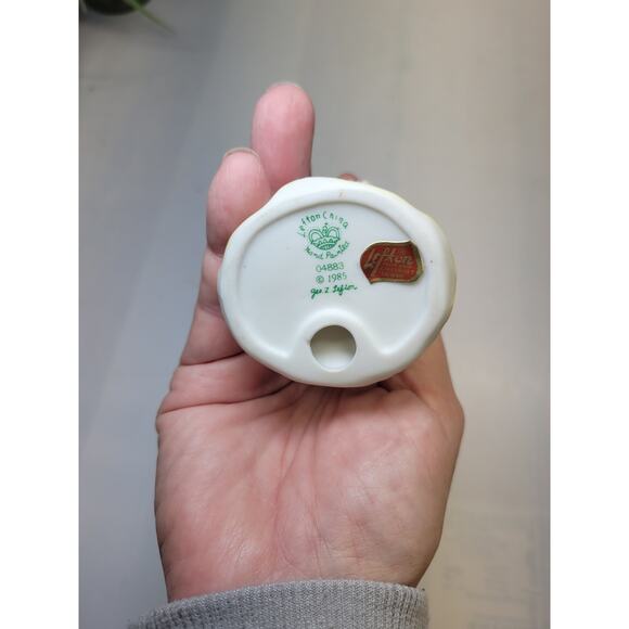 Vintage Lefton Angel January Figurine Birthday Girl Holding Flower 04883 - Picture 4 of 4